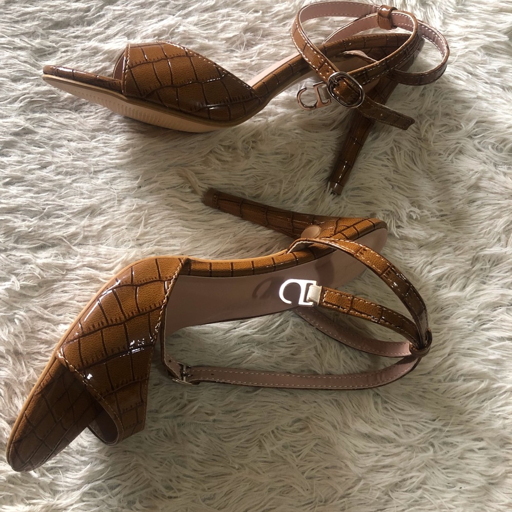 Ankle strap stilletos - Picture 4 of 7